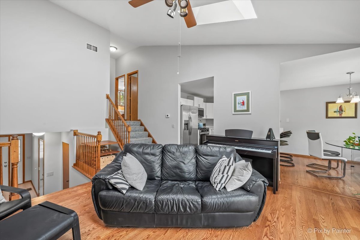 836 Millcreek Circle #836, Elgin, IL 60123
