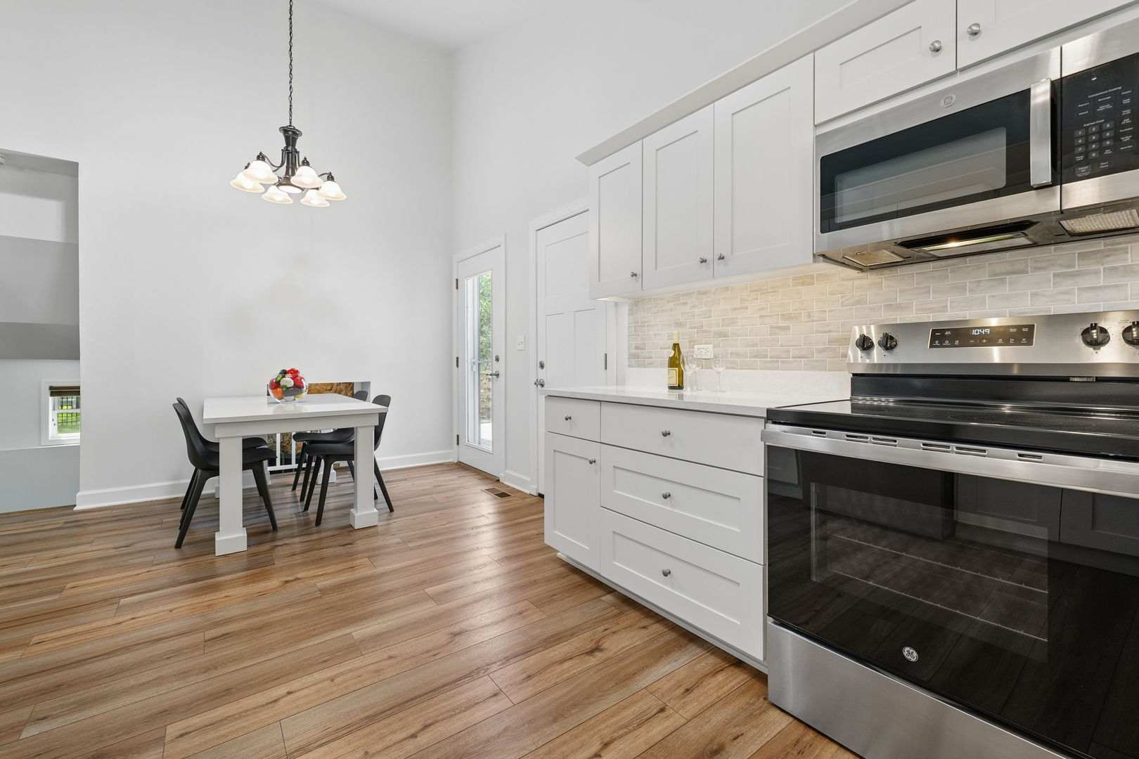 2404 Flambeau Drive, Naperville, IL 60564