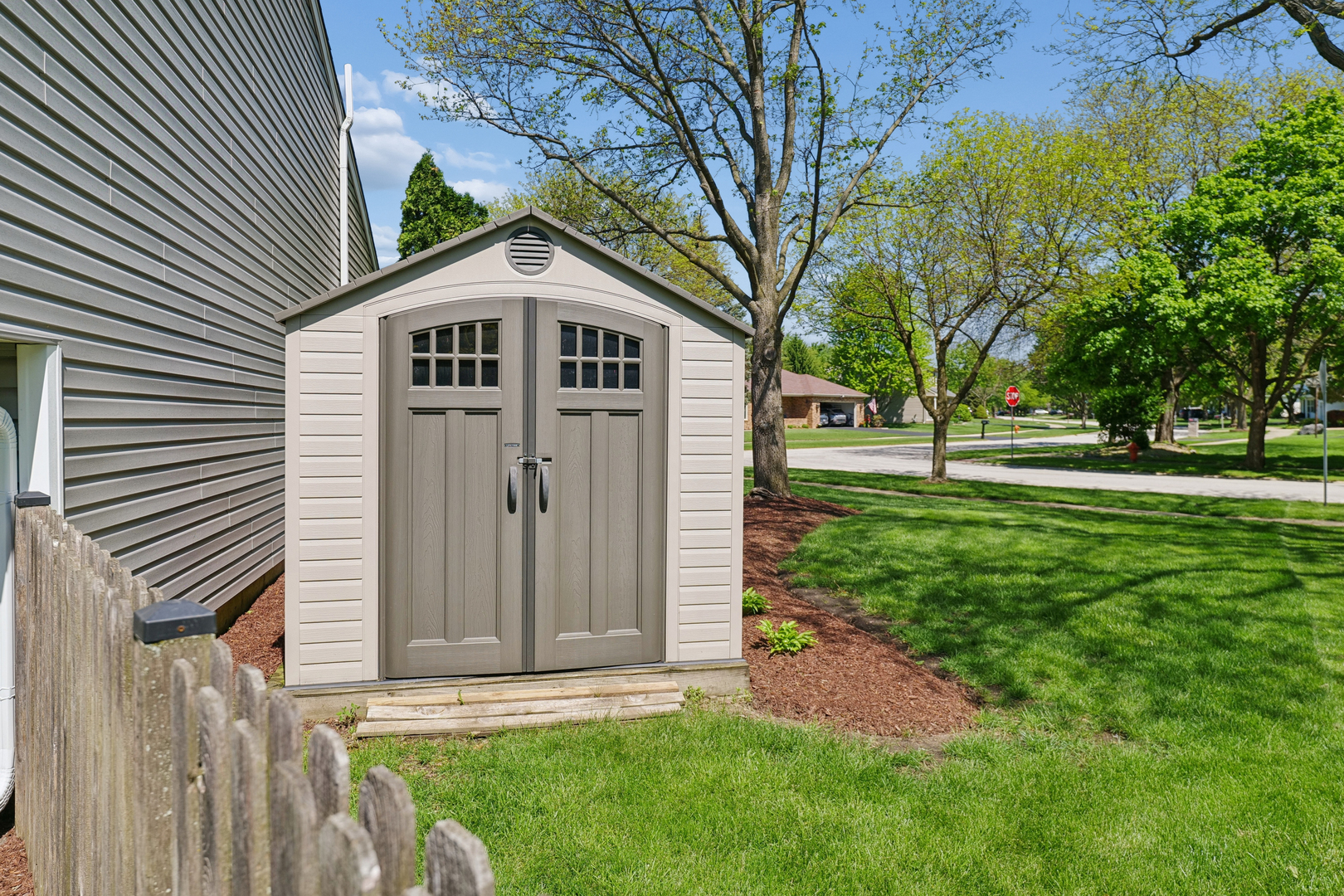 2404 Flambeau Drive, Naperville, IL 60564