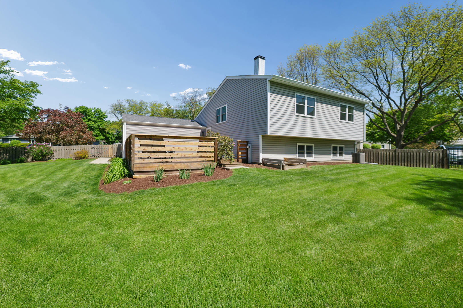 2404 Flambeau Drive, Naperville, IL 60564