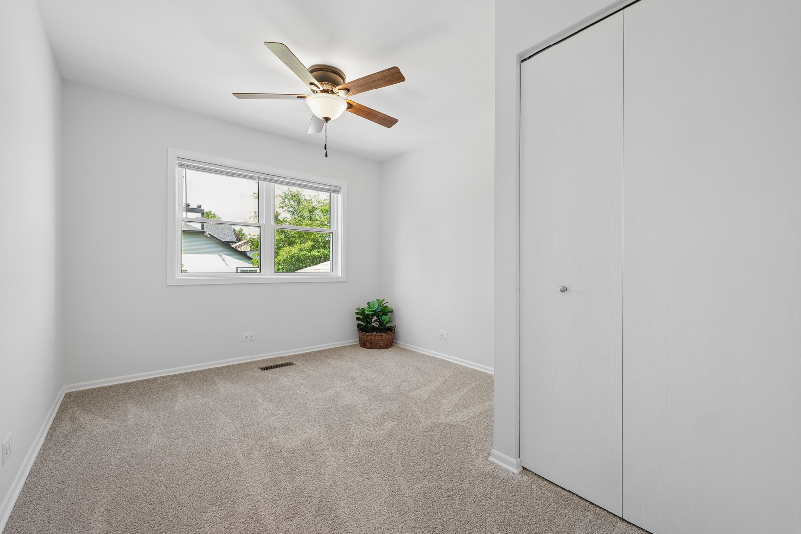 2404 Flambeau Drive, Naperville, IL 60564