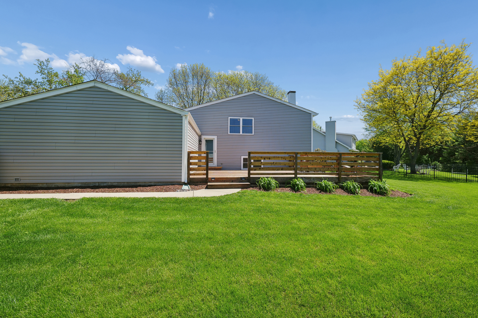 2404 Flambeau Drive, Naperville, IL 60564