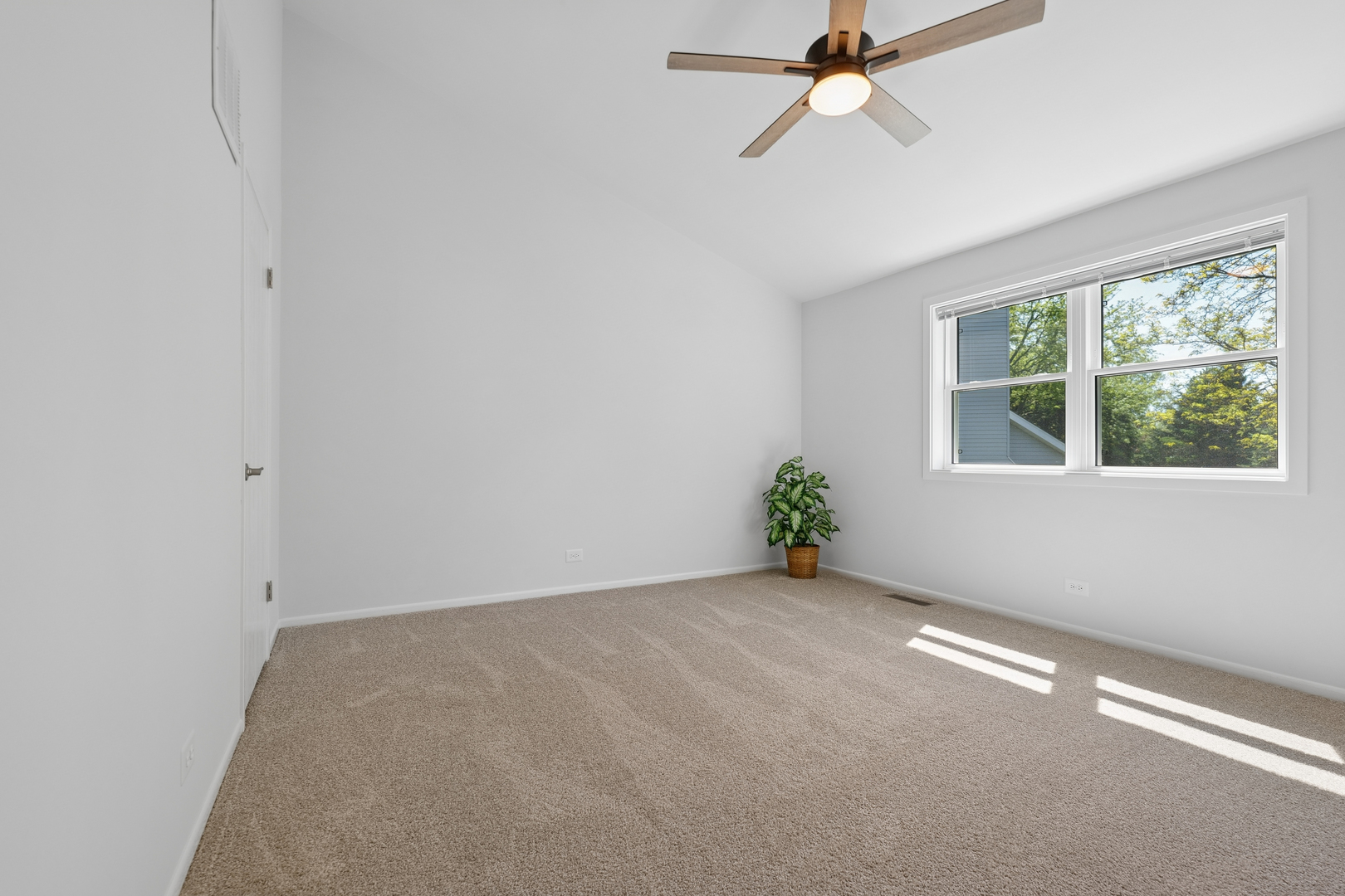 2404 Flambeau Drive, Naperville, IL 60564
