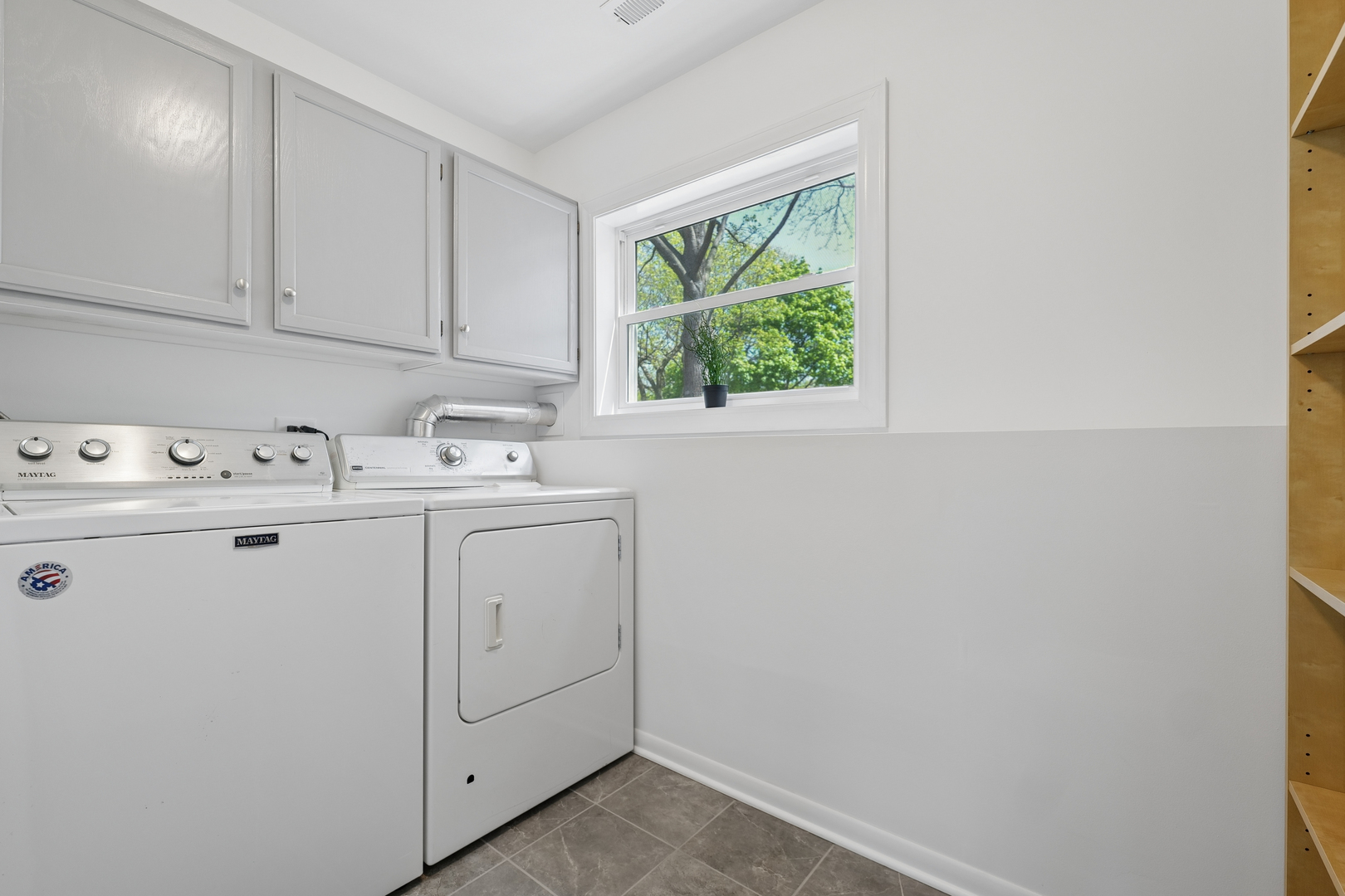 2404 Flambeau Drive, Naperville, IL 60564