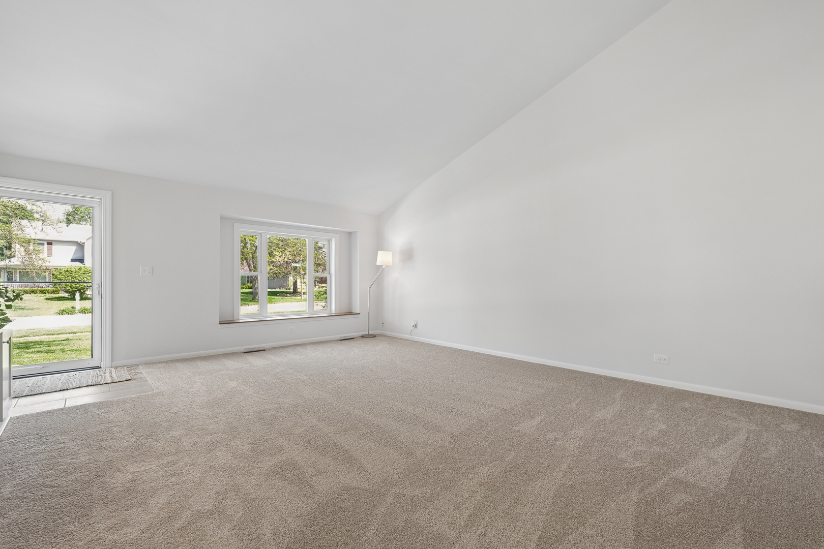 2404 Flambeau Drive, Naperville, IL 60564