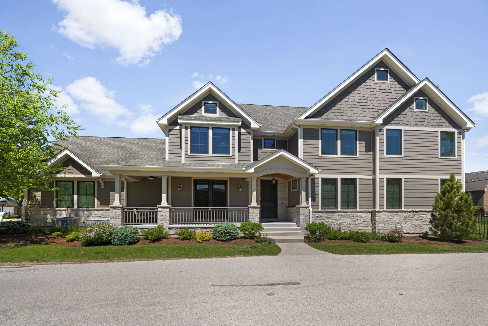 535 N Walnut Street, Elmhurst, IL 60126