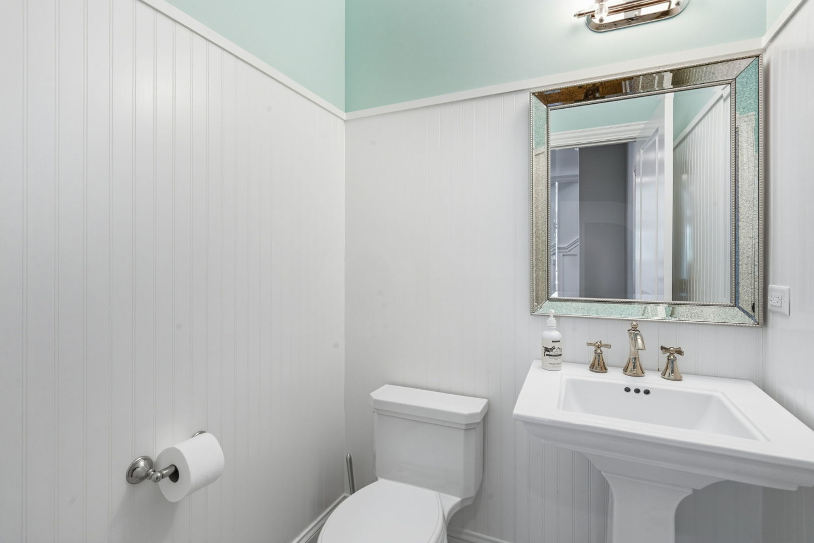 535 N Walnut Street, Elmhurst, IL 60126