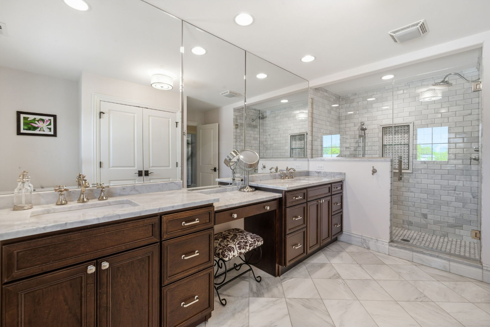 535 N Walnut Street, Elmhurst, IL 60126