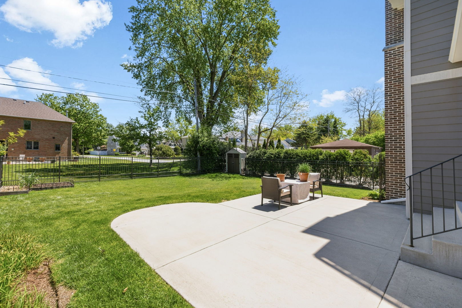 535 N Walnut Street, Elmhurst, IL 60126