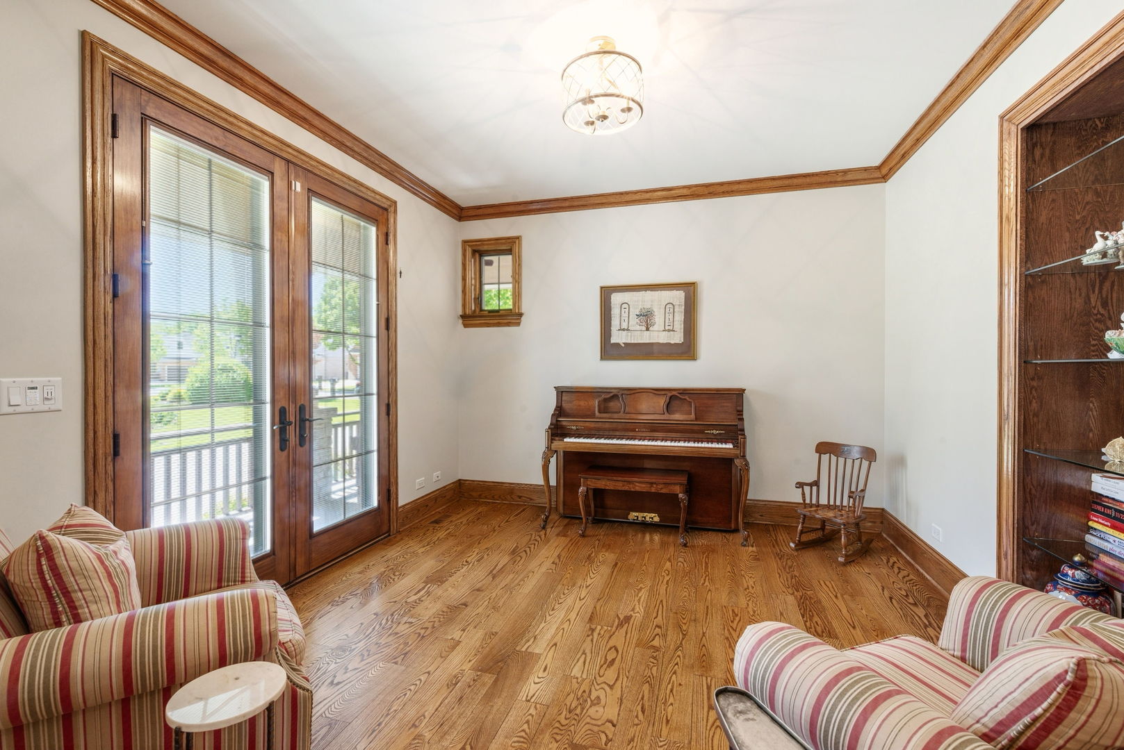 535 N Walnut Street, Elmhurst, IL 60126