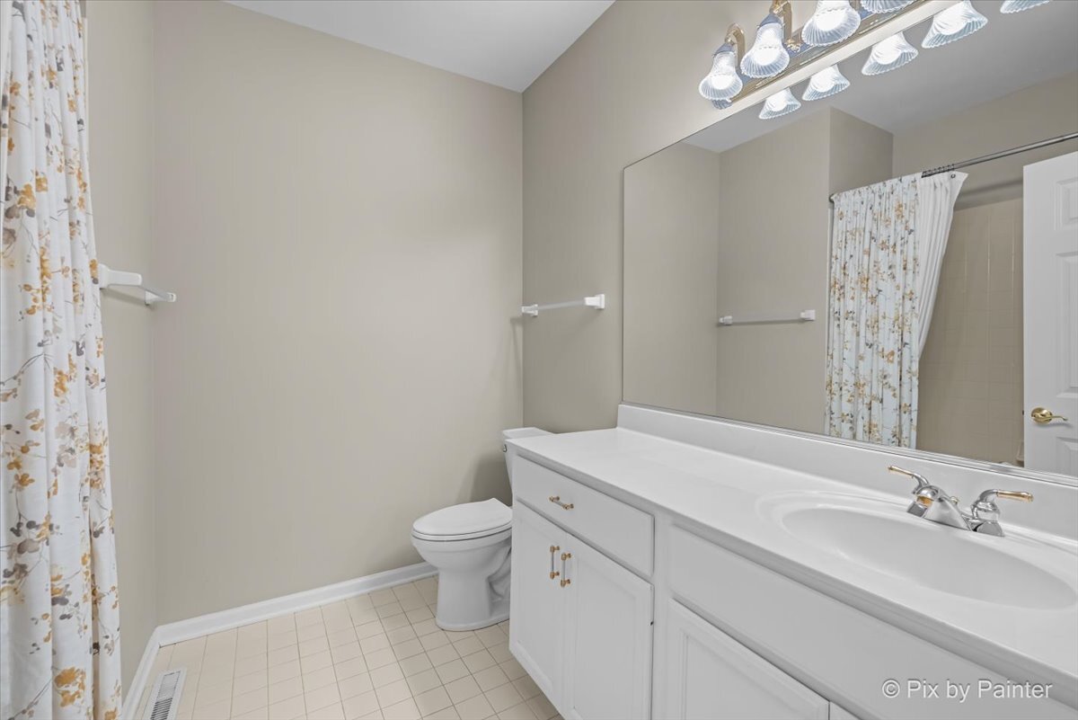 3941 Willow View Drive, Lake In The Hills, IL 60156