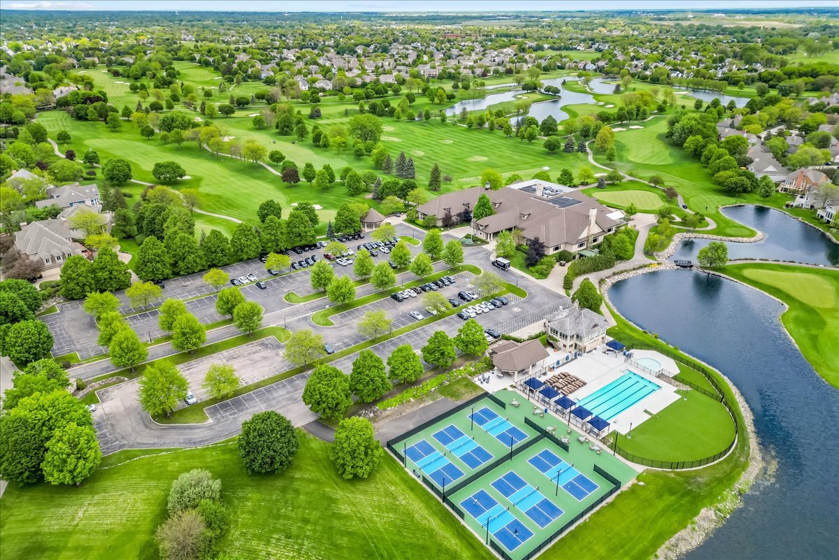 3941 Willow View Drive, Lake In The Hills, IL 60156