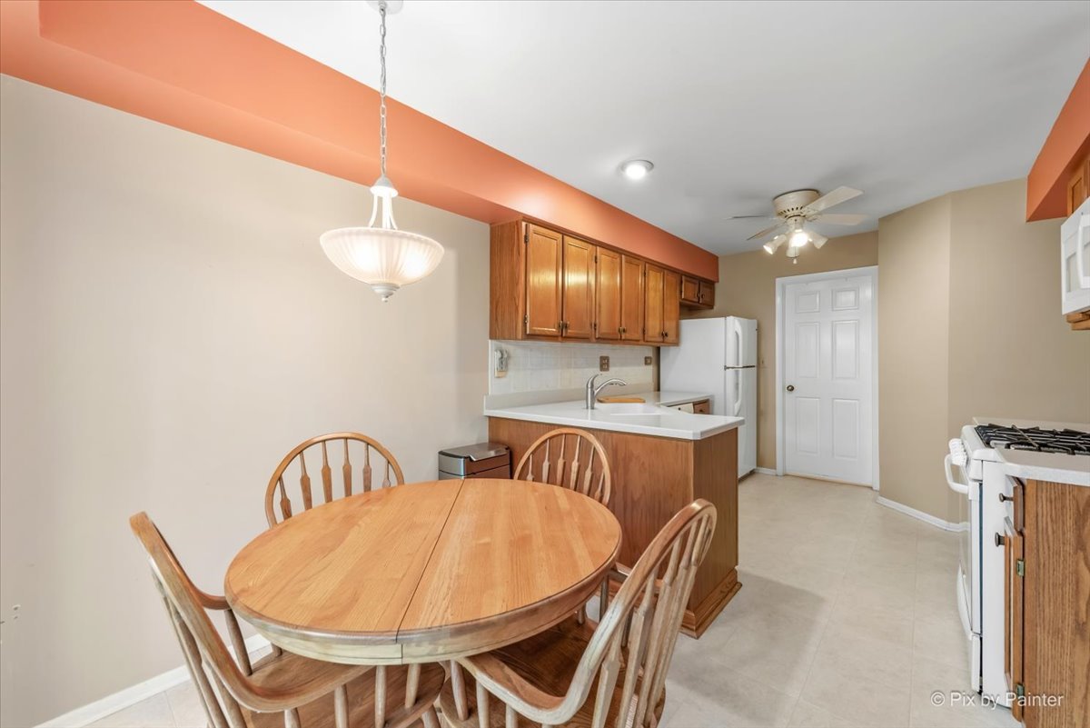2106 Glasgow Court, Hanover Park, IL 60133