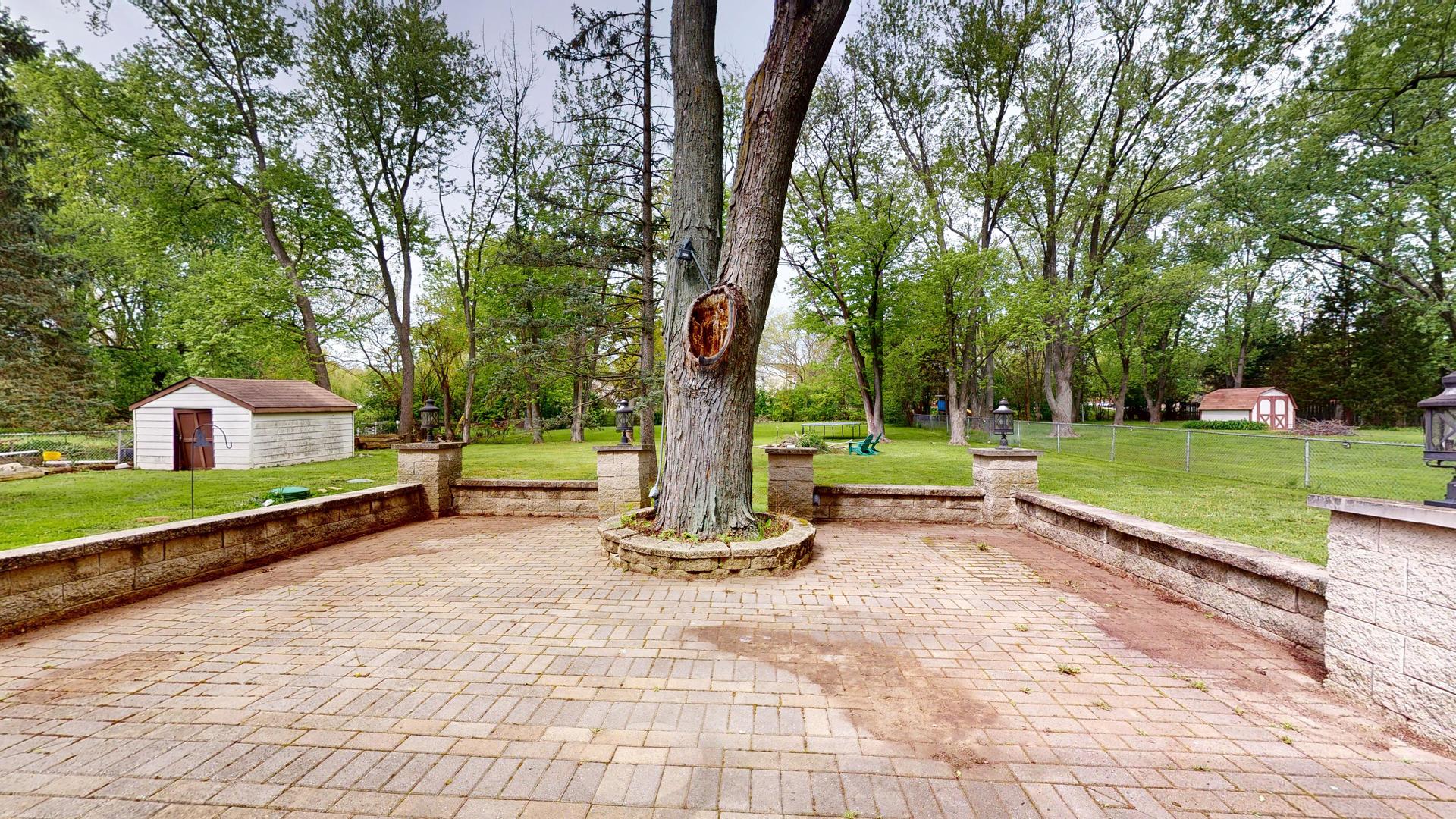 3336 N Betty Drive, Arlington Heights, IL 60004