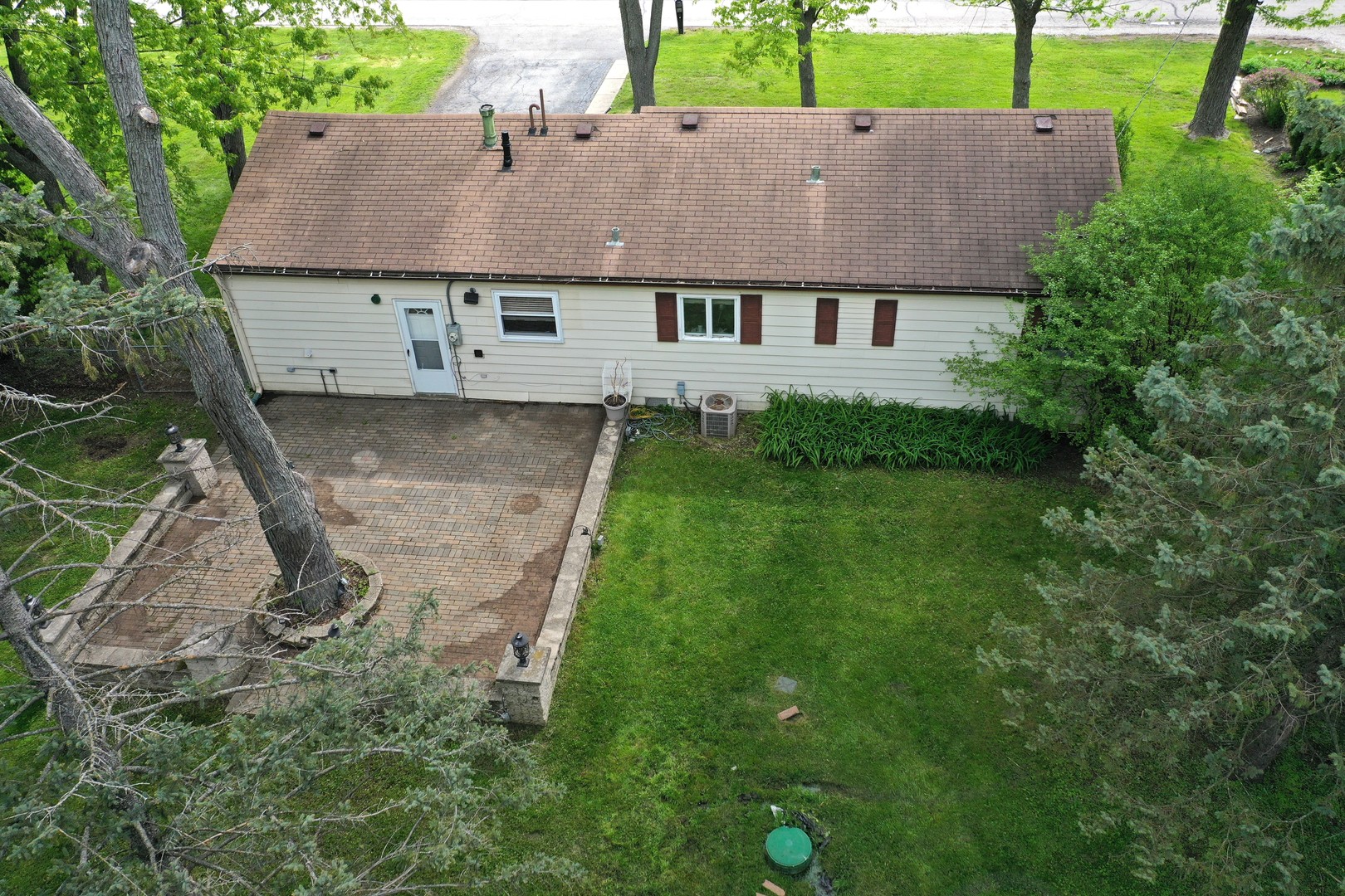 3336 N Betty Drive, Arlington Heights, IL 60004