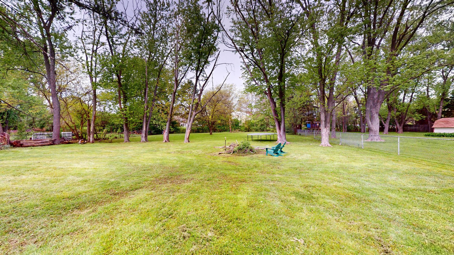 3336 N Betty Drive, Arlington Heights, IL 60004