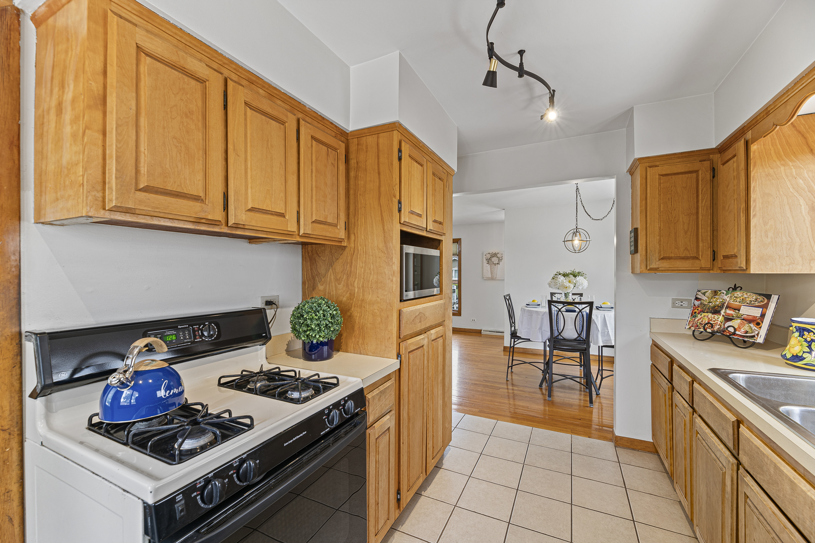 253 Heather Avenue, Grayslake, IL 60030