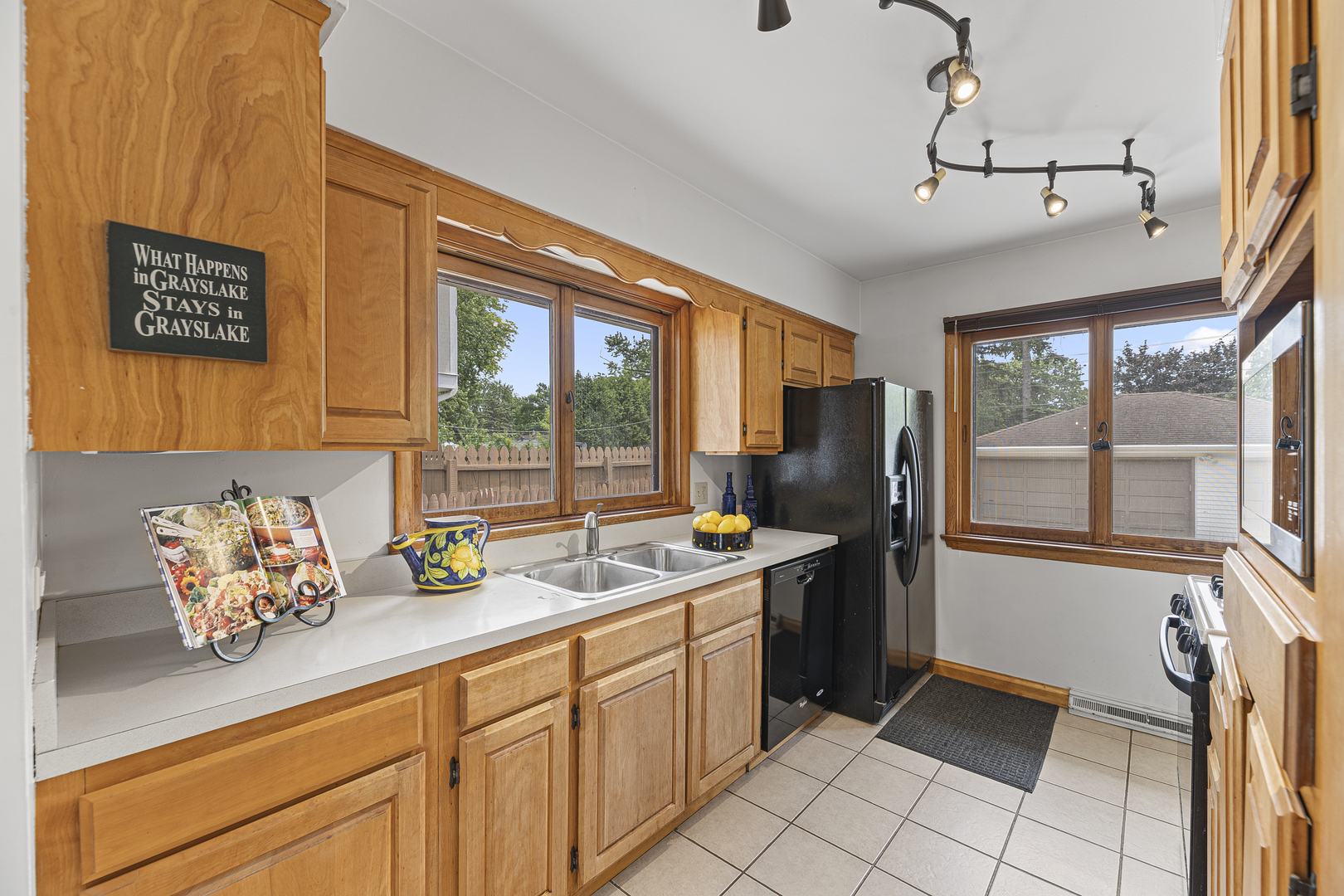 253 Heather Avenue, Grayslake, IL 60030