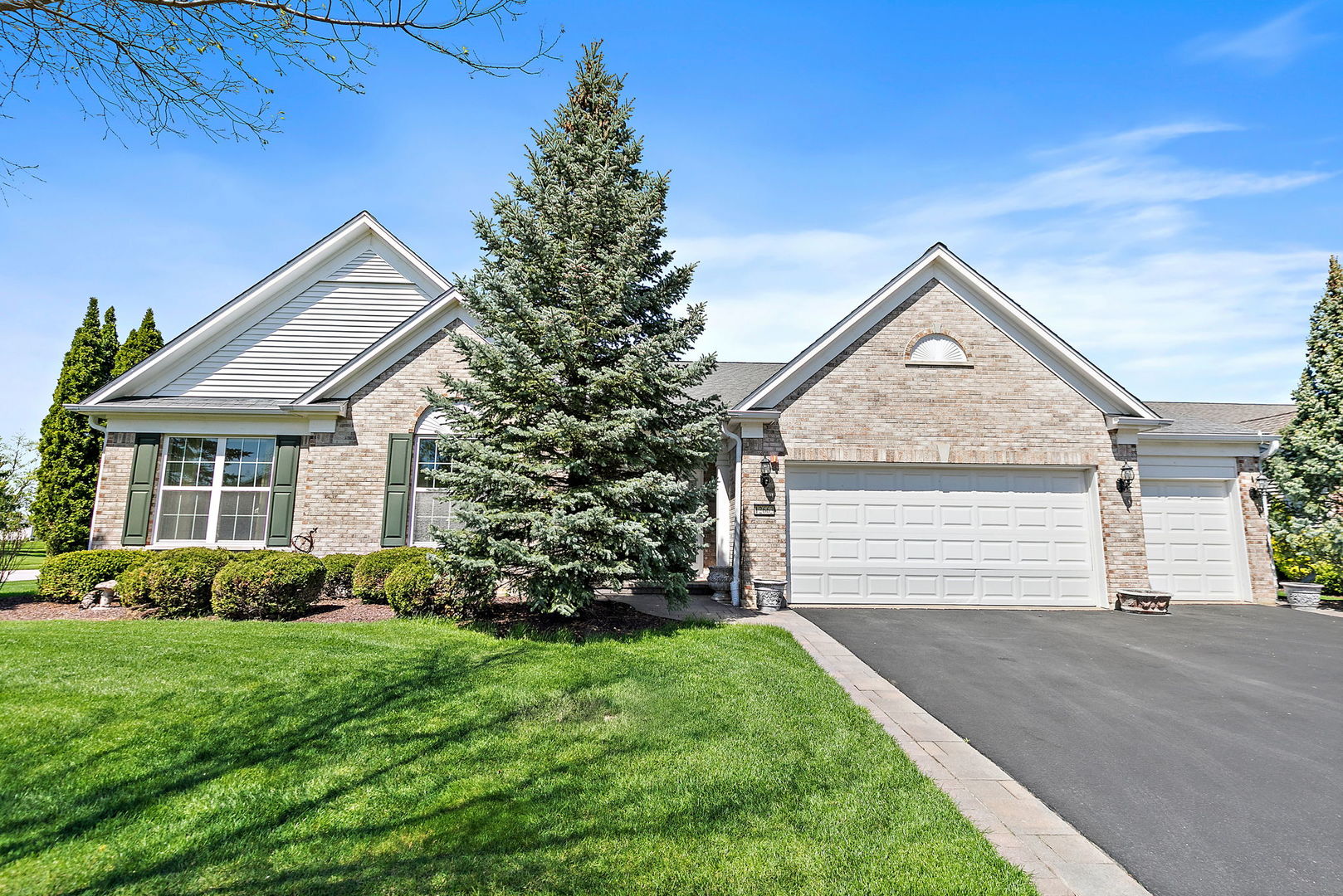 12663 Bluebell Avenue, Huntley, IL 60142