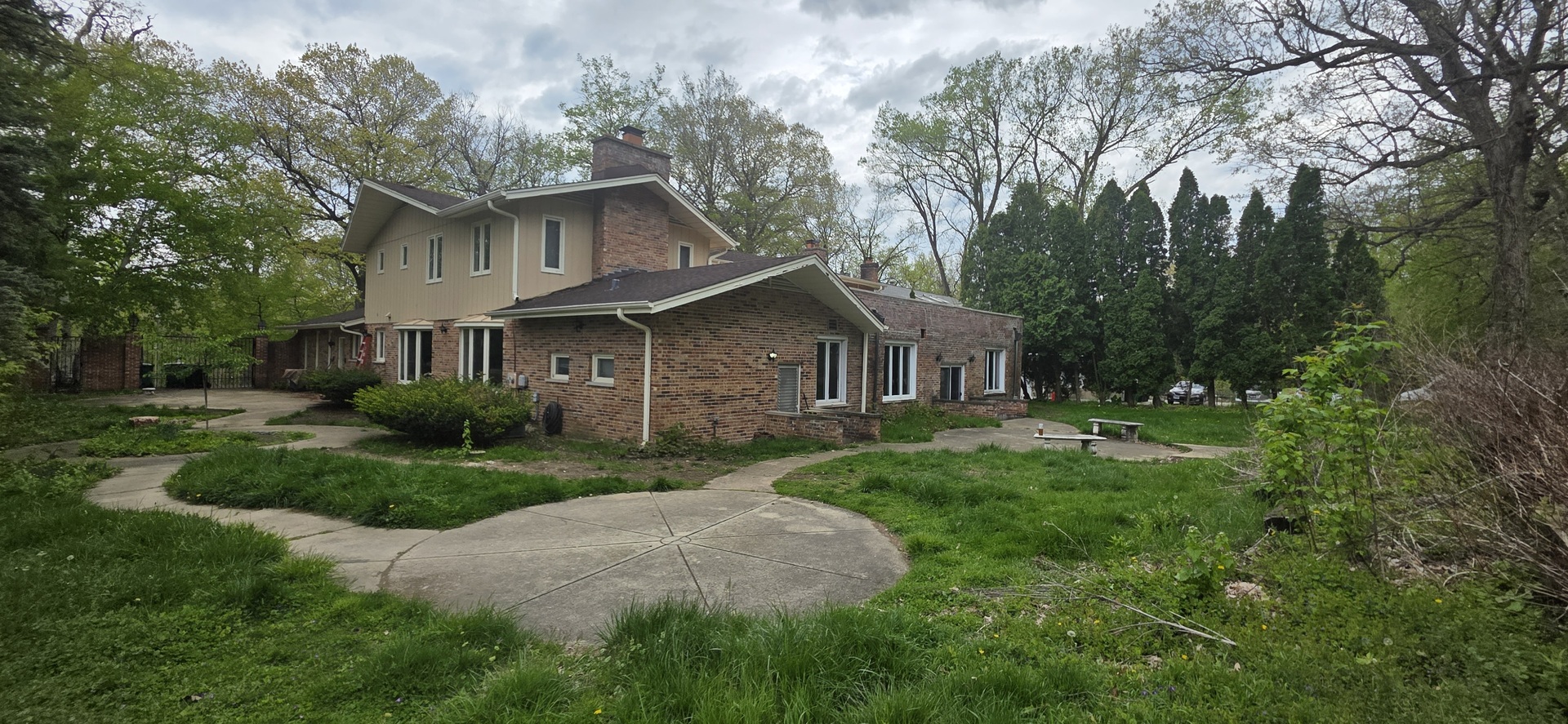 188 N BLOOMINGDALE Road, Bloomingdale, IL 60108