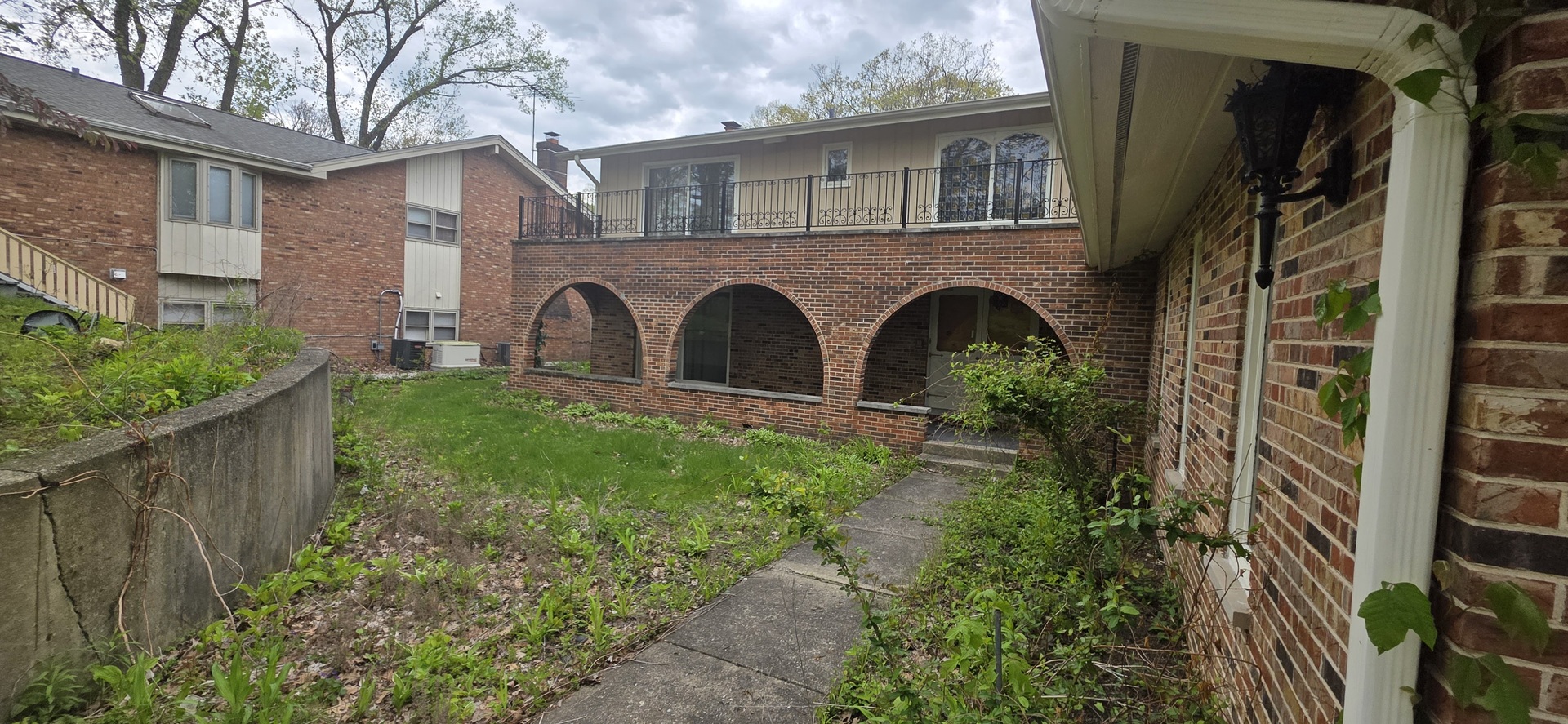 188 N BLOOMINGDALE Road, Bloomingdale, IL 60108