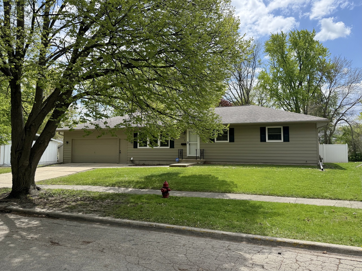730 Kimberly Drive, DeKalb, IL 60115