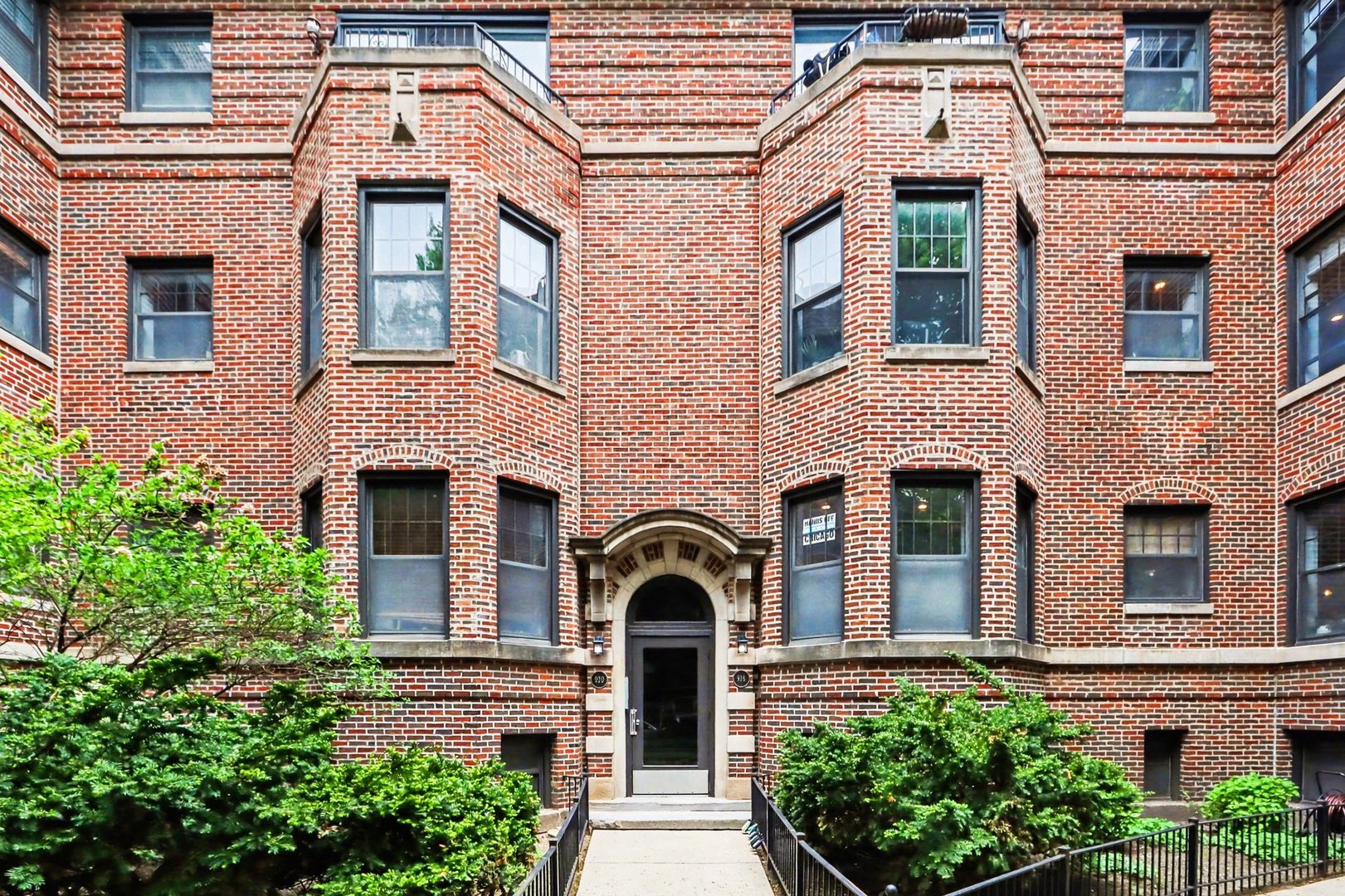 918 W Schubert Avenue #1, Chicago, IL 60614