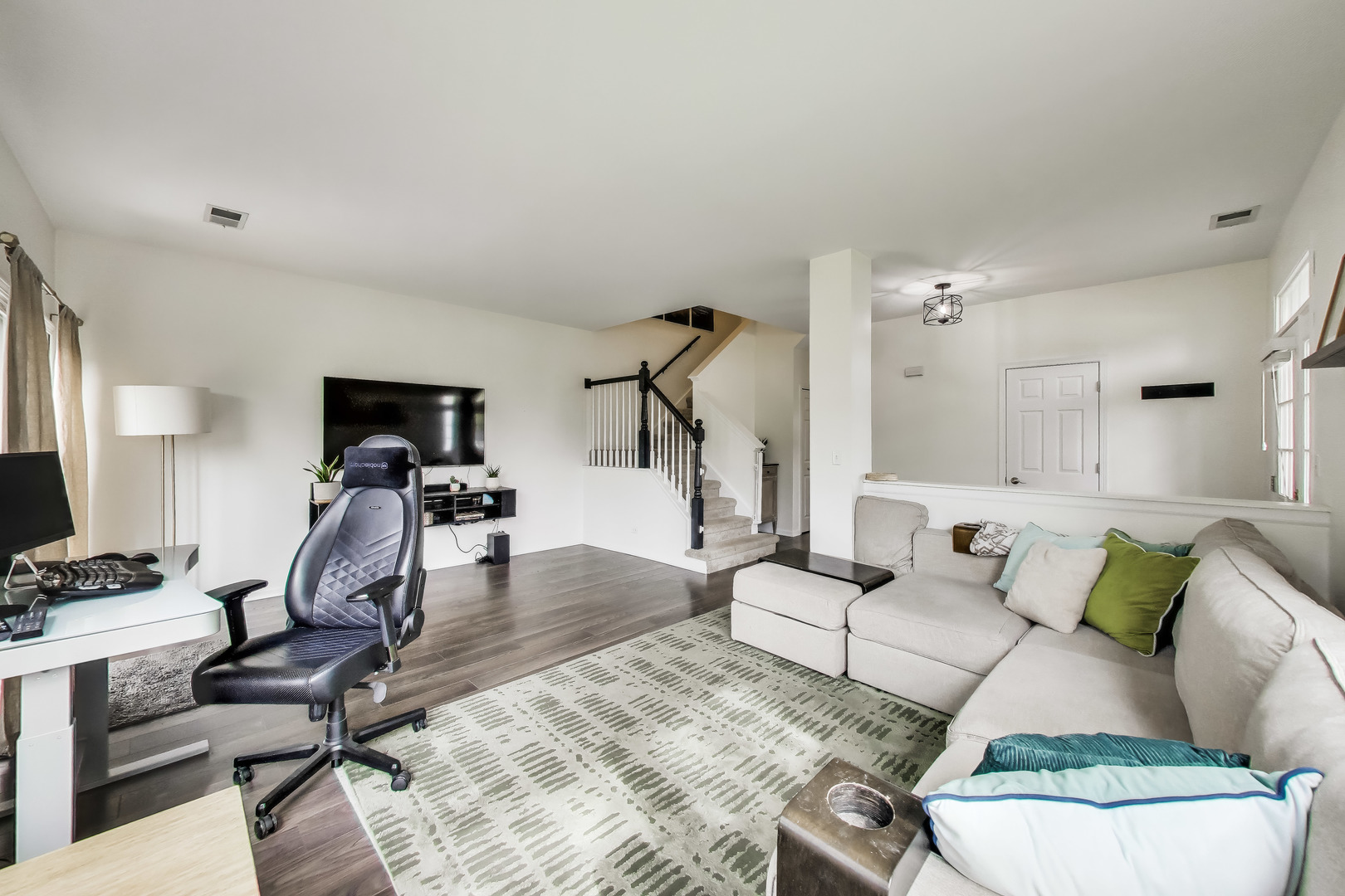 903 Sheridan Circle, Naperville, IL 60563