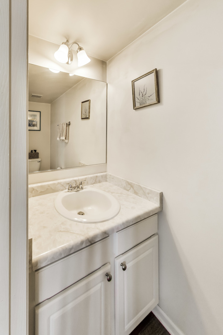 903 Sheridan Circle, Naperville, IL 60563