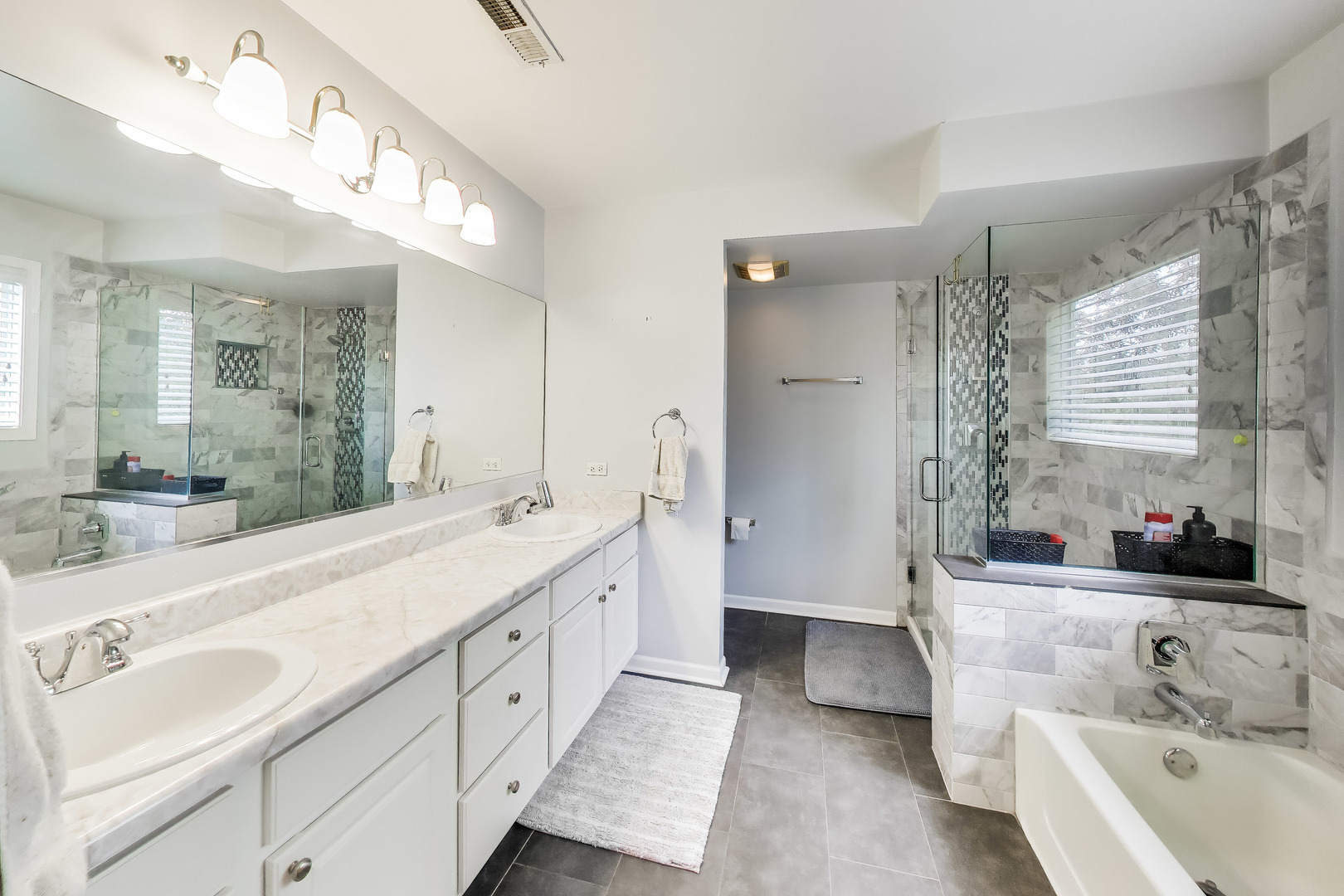 903 Sheridan Circle, Naperville, IL 60563