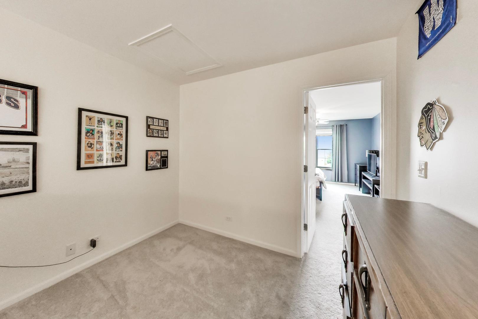 903 Sheridan Circle, Naperville, IL 60563