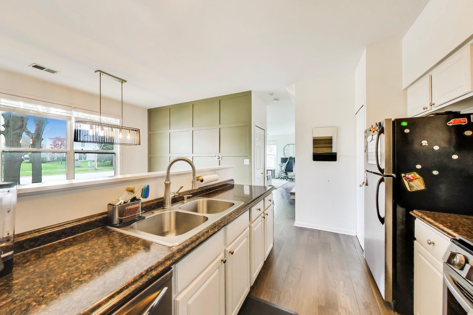 903 Sheridan Circle, Naperville, IL 60563