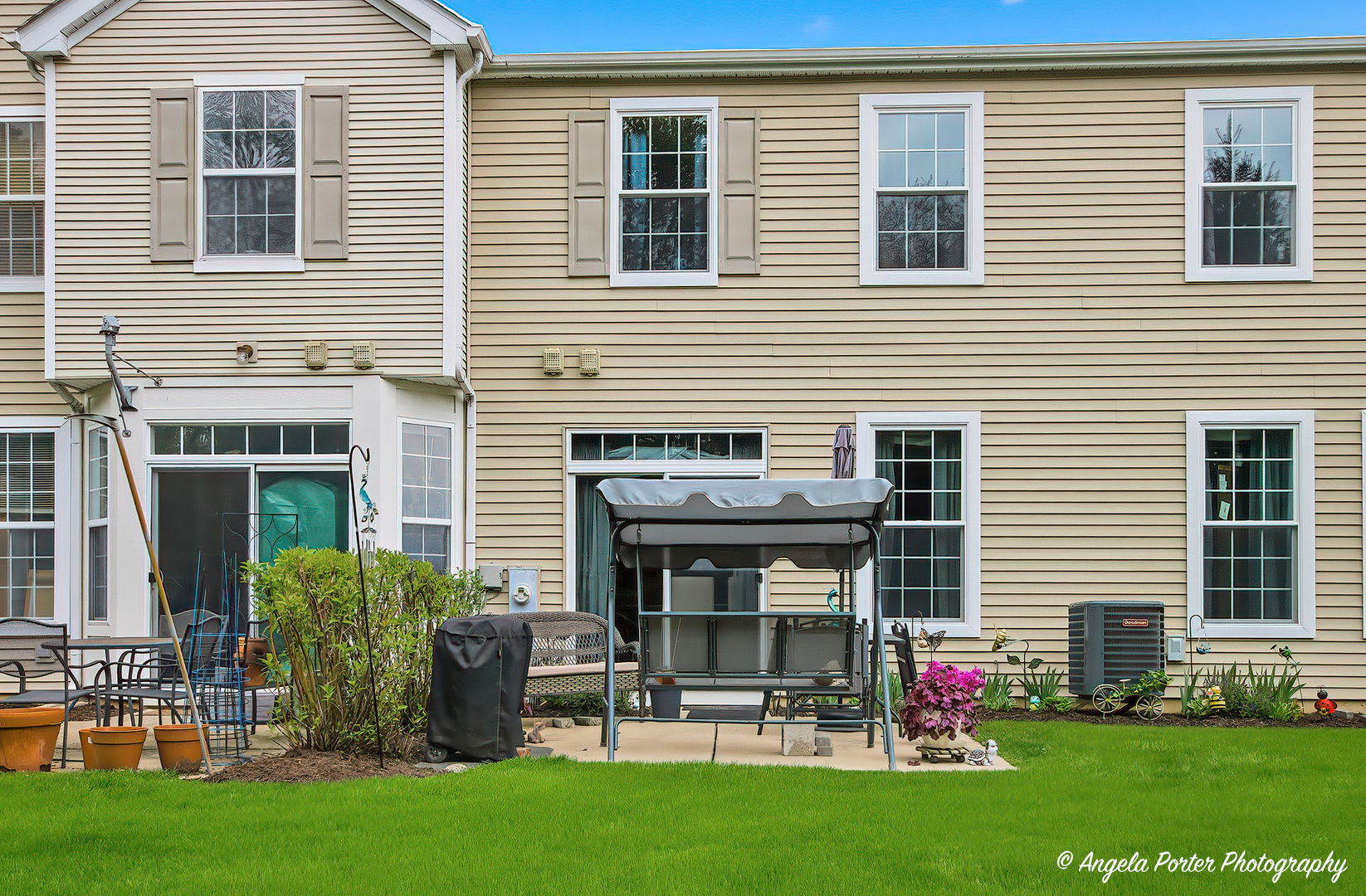 2636 Evergreen Circle, McHenry, IL 60050