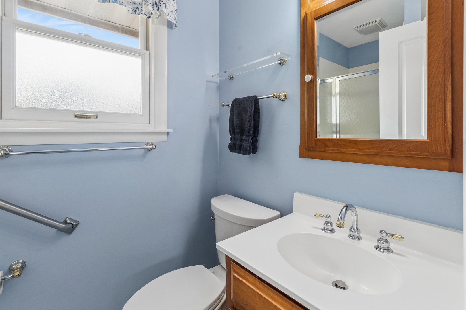 2012 E Cayuga Lane, Mount Prospect, IL 60056