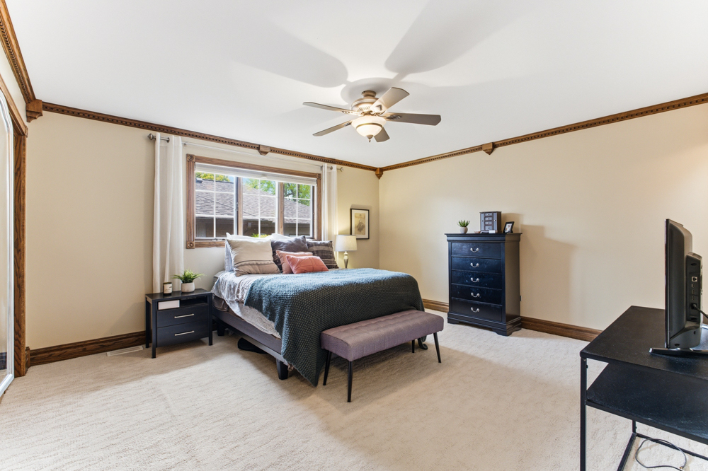 8144 ELIZABETH Avenue, Orland Park, IL 60462