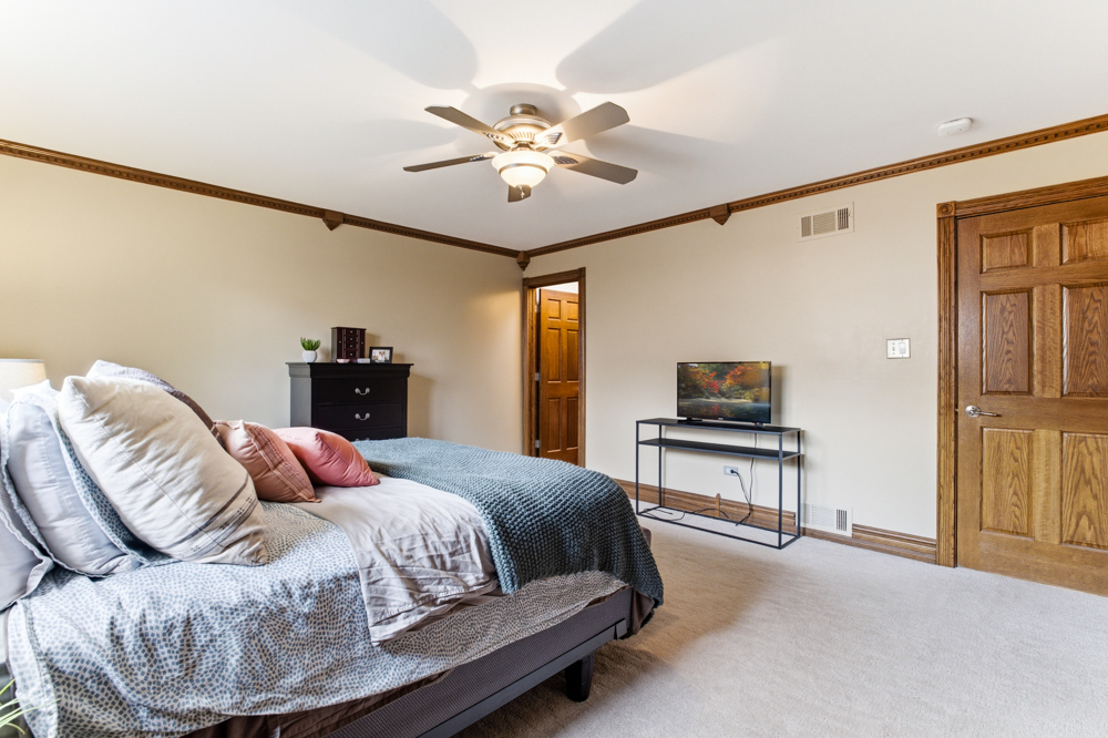 8144 ELIZABETH Avenue, Orland Park, IL 60462