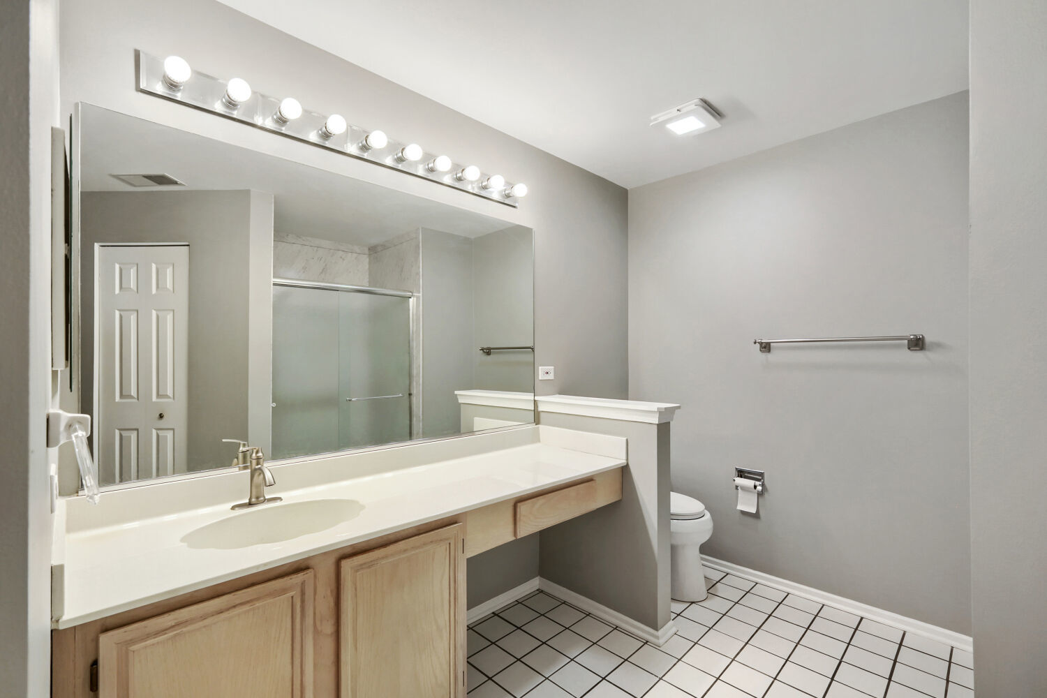 1619 Camberley Court #2, Bartlett, IL 60103