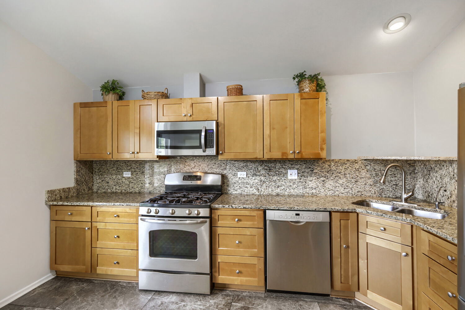 1619 Camberley Court #2, Bartlett, IL 60103