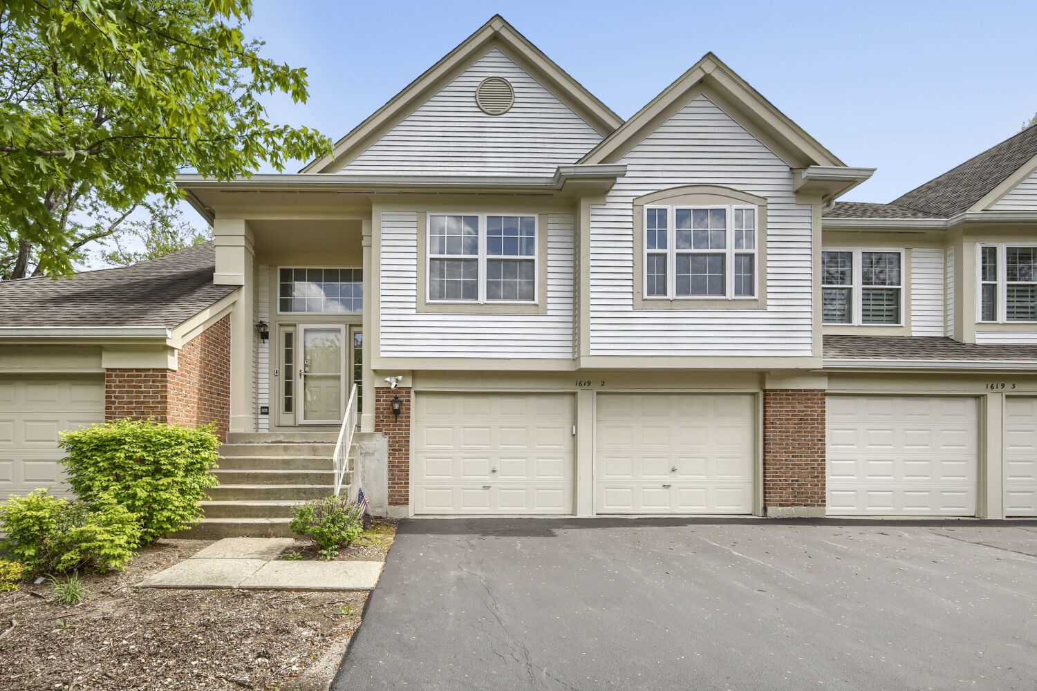 1619 Camberley Court #2, Bartlett, IL 60103