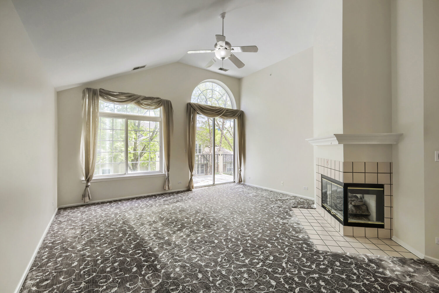 1619 Camberley Court #2, Bartlett, IL 60103