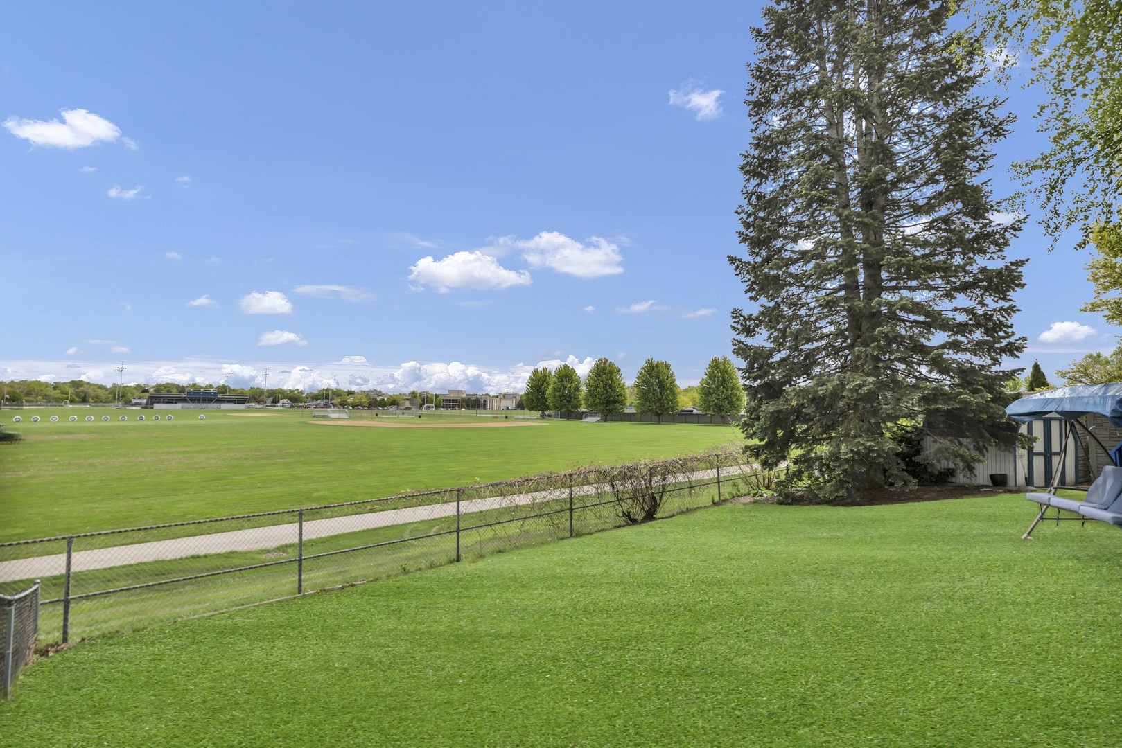 745 Quincy Drive, Roselle, IL 60172