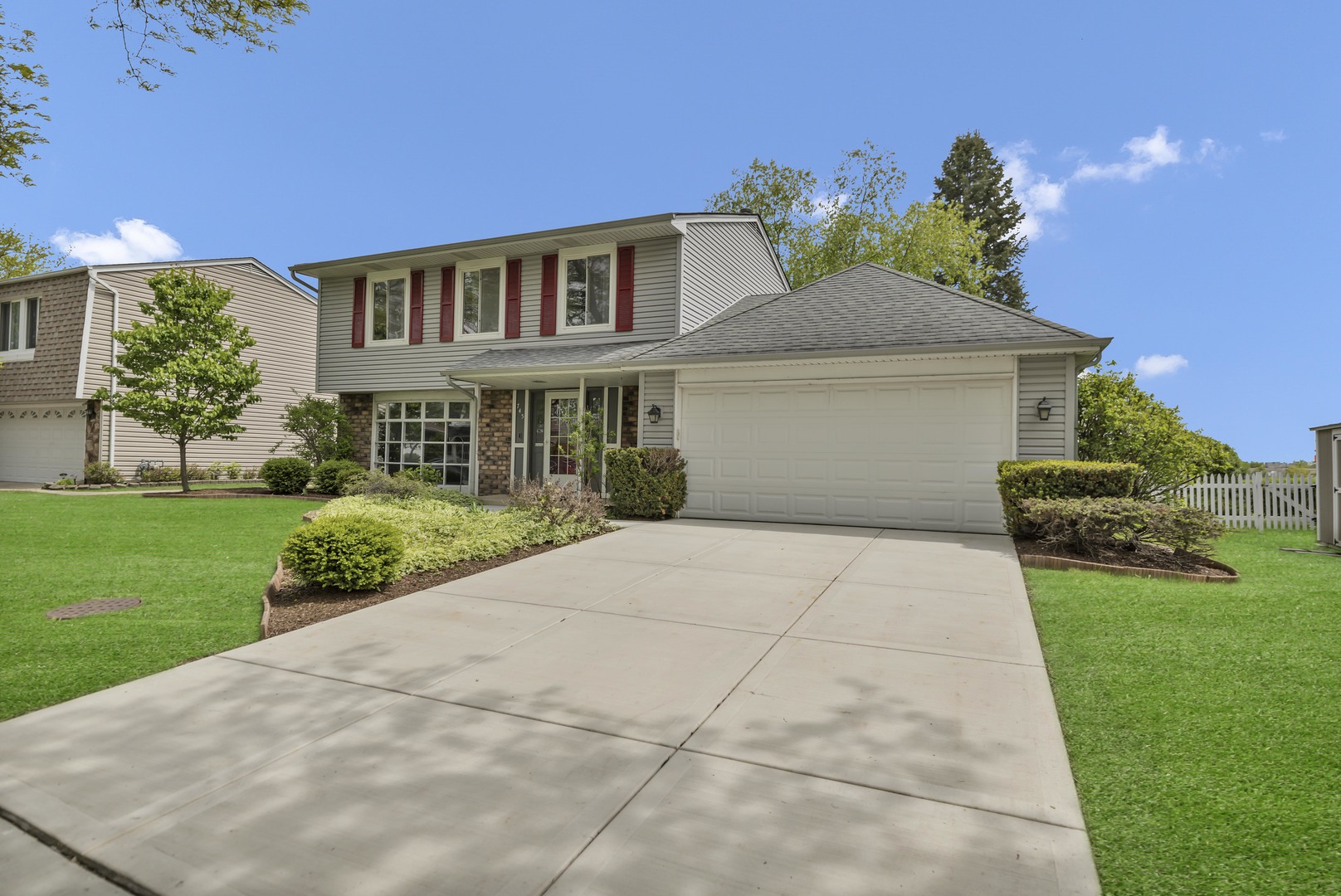 745 Quincy Drive, Roselle, IL 60172