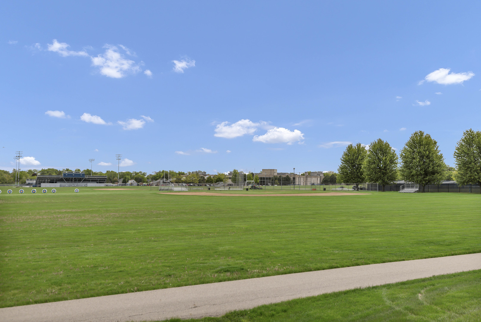 745 Quincy Drive, Roselle, IL 60172