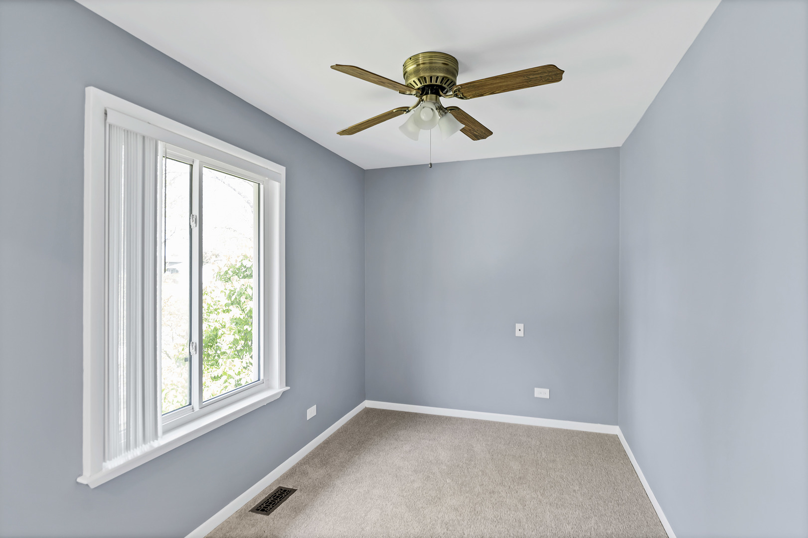 745 Quincy Drive, Roselle, IL 60172