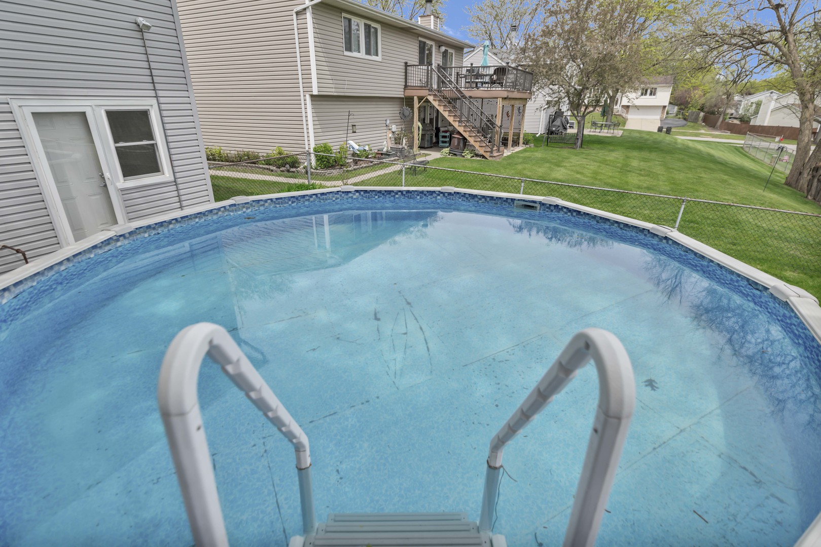 745 Quincy Drive, Roselle, IL 60172