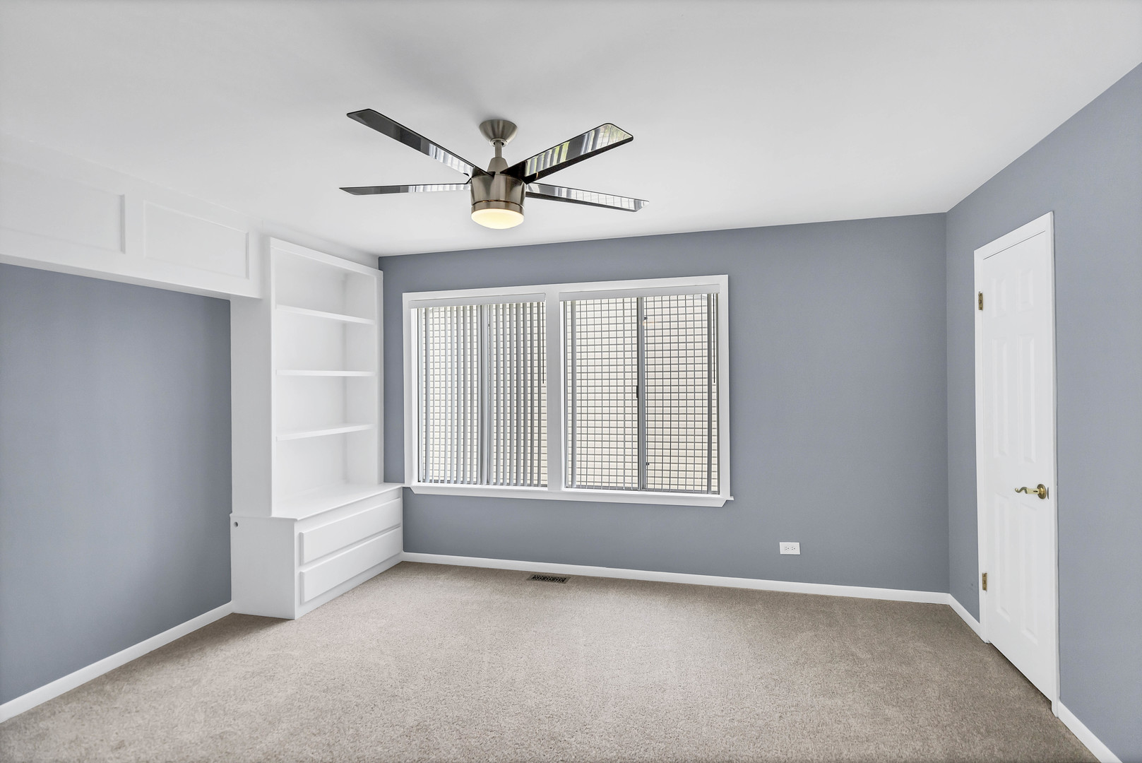 745 Quincy Drive, Roselle, IL 60172