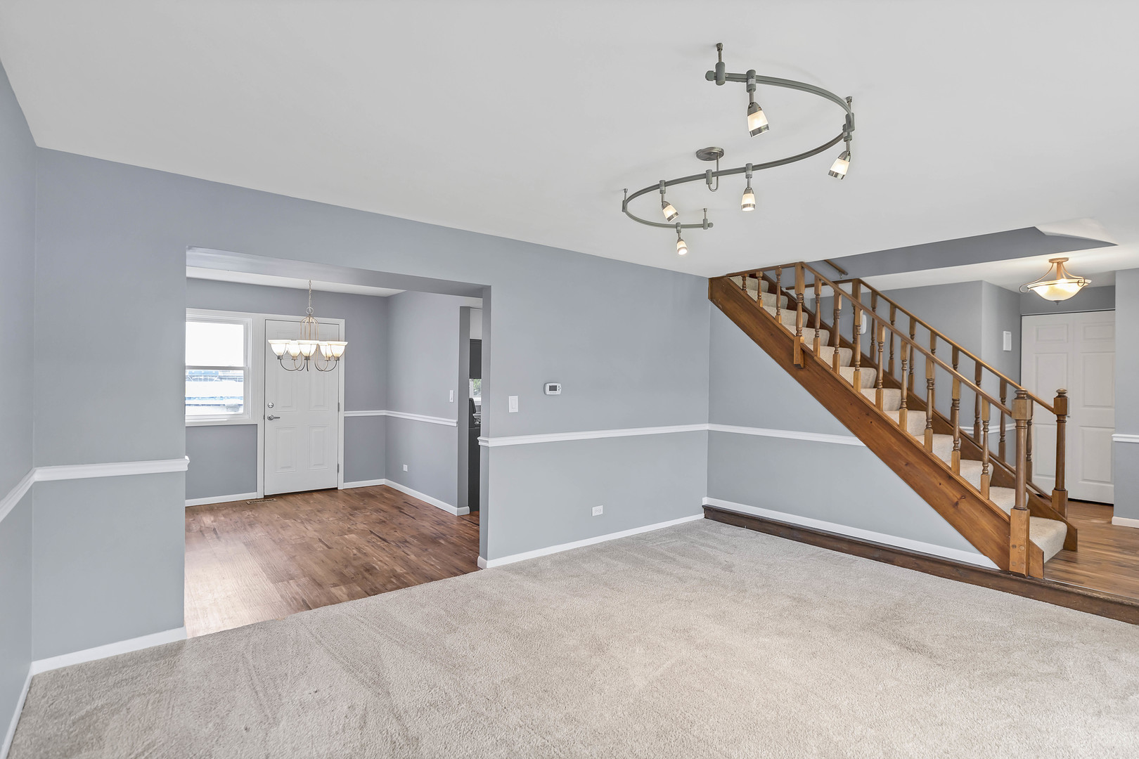 745 Quincy Drive, Roselle, IL 60172