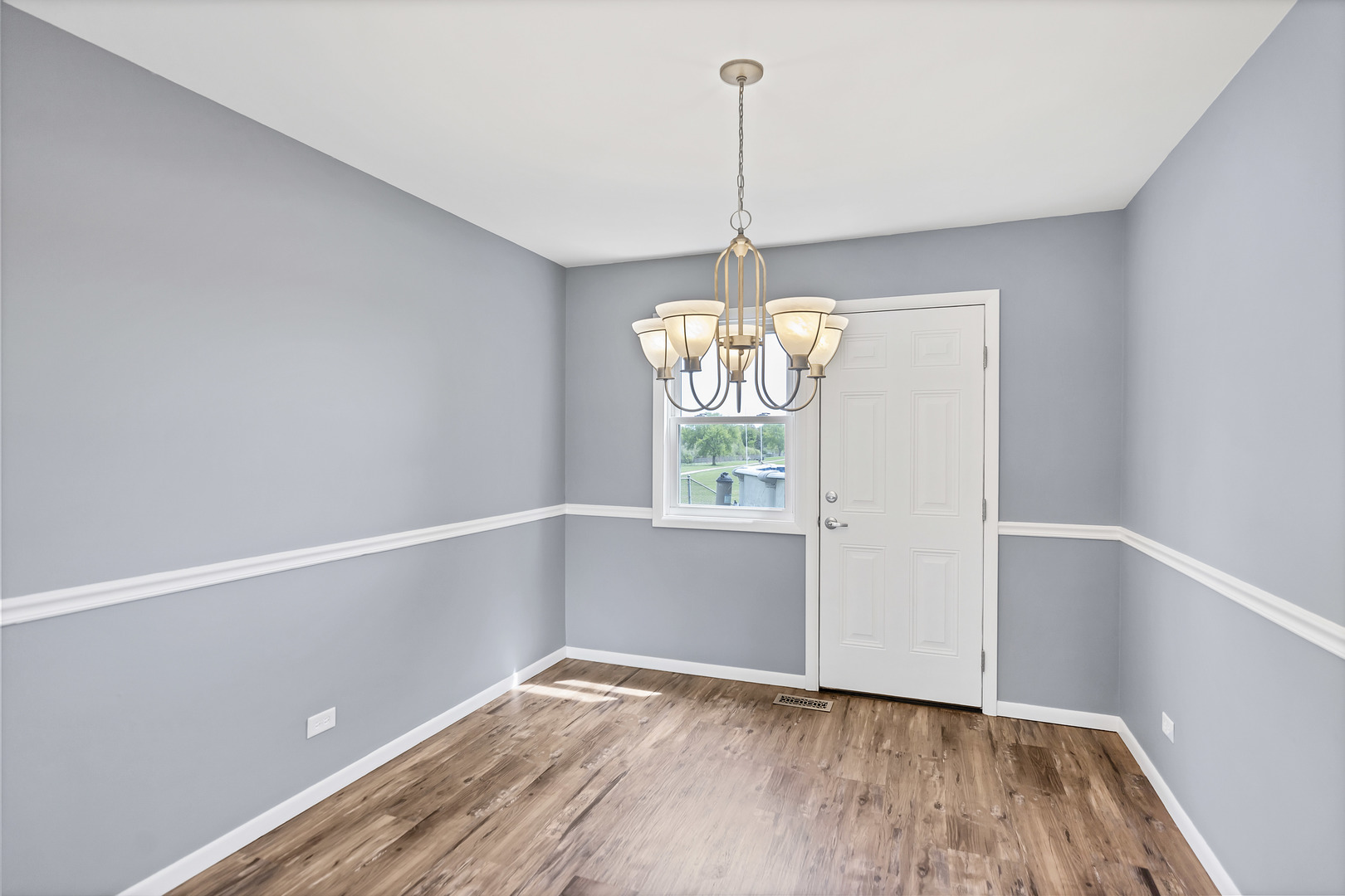 745 Quincy Drive, Roselle, IL 60172