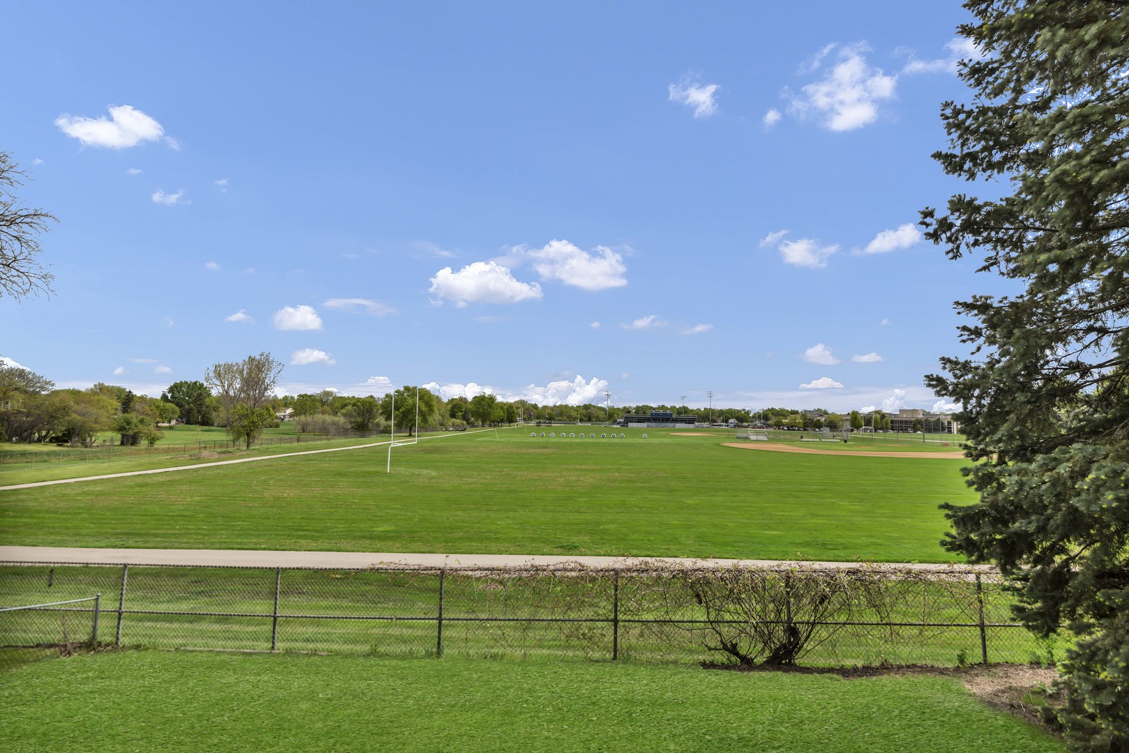 745 Quincy Drive, Roselle, IL 60172