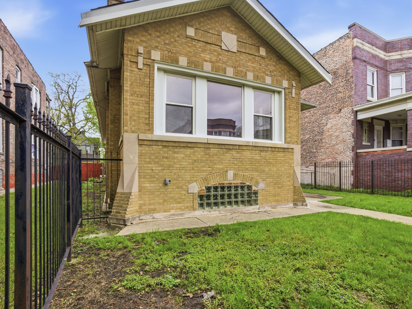 7815 S Emerald Avenue, Chicago, IL 60620